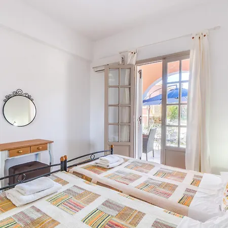 1 Apartment *